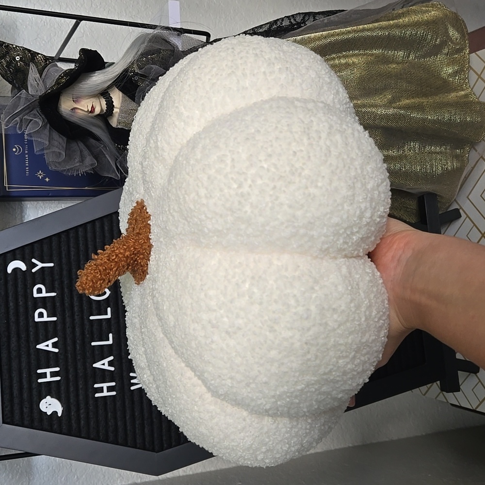 Large Trendy Plushy White Pumpkin Pillow, High Quality & Soft, NWT